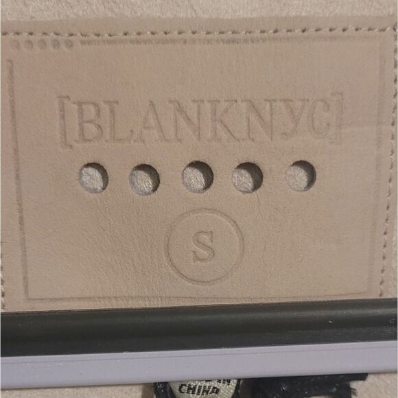 Blank NYC Faux Suede Utilty Women's Drawstring Waist Shirt Beige Jacket Small - Picture 13 of 13